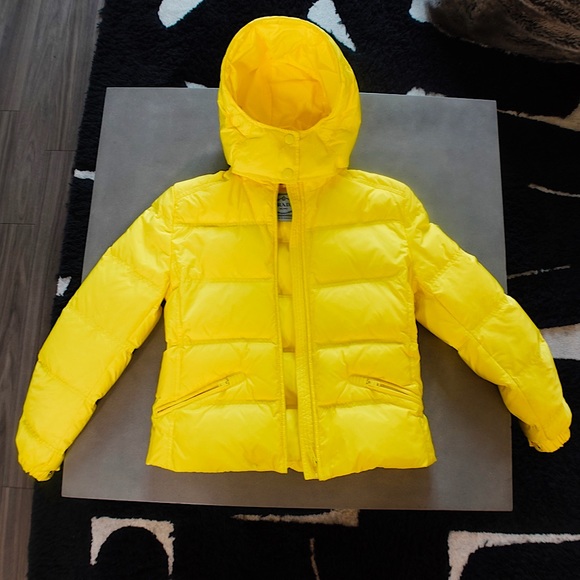 PRADA Womens Jacket with removable hood
Sz 38/US4 -  Yellow - Picture 4 of 9